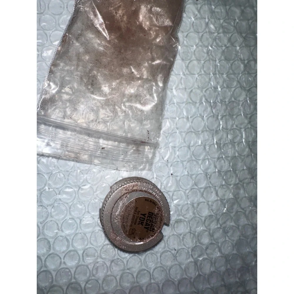 Urban Decay  Eye‎ Shadow ydk eyeshadow token